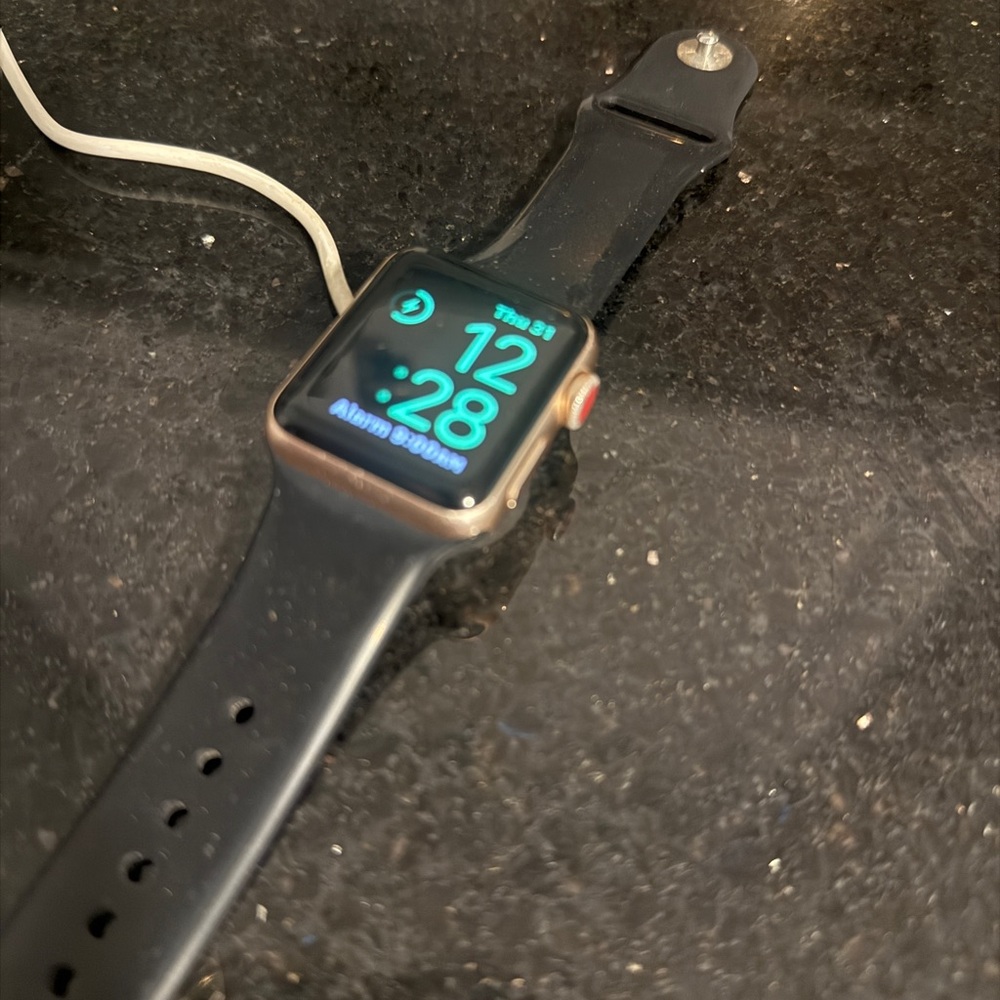 Series 3 Smartwatch with 7 bands!